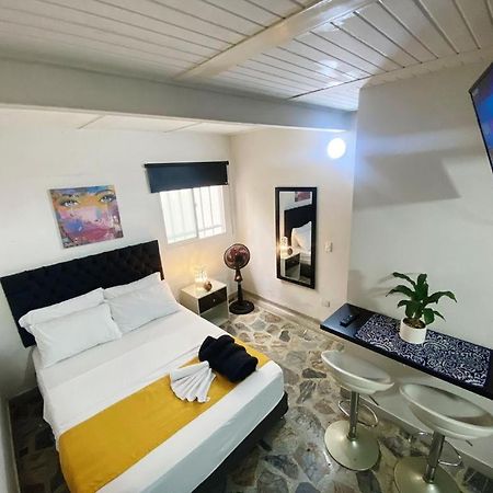 Vip Apartasuites Rosales メデジン エクステリア 写真